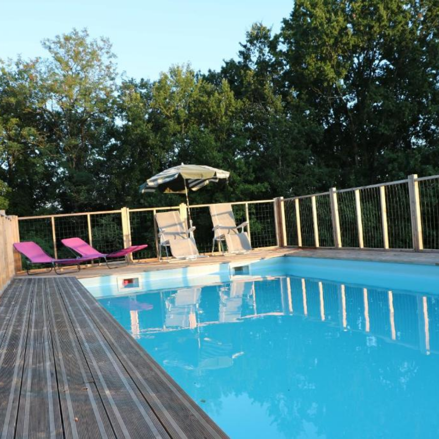 Piscine chauffée gîte dordogne